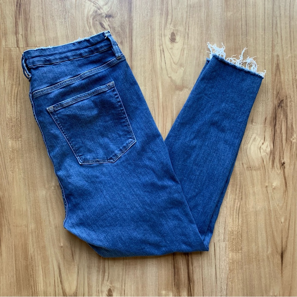 Good American Good Legs Skinny Jeans